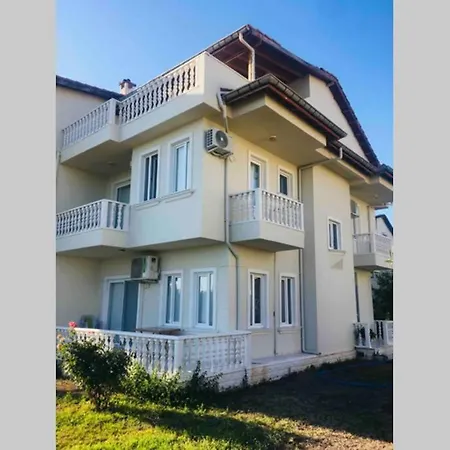Deniz Kenarinda Triplex Uygun Fiyat Villa Kumluca